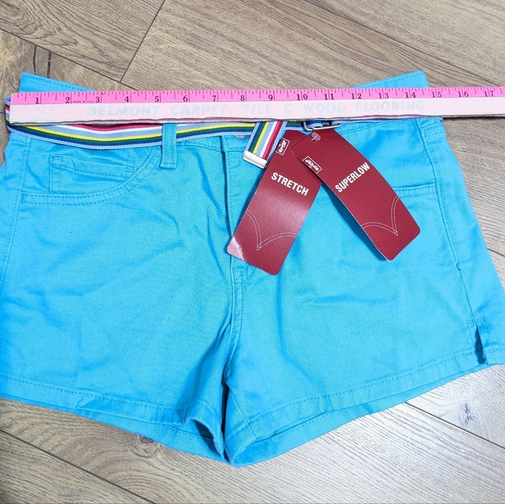 NWT Levi’s Superlow Shorts light blue Juniors size 5 - Picture 5 of 7